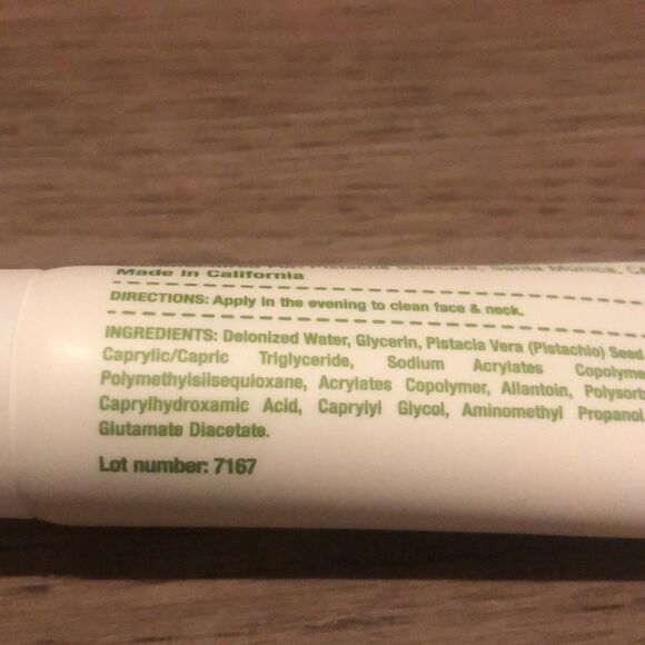 PISTACHÉ SKINCARE FACE 
Hydrating Face Moisturizer with Vitamin E Ipsy bag - Picture 6 of 7